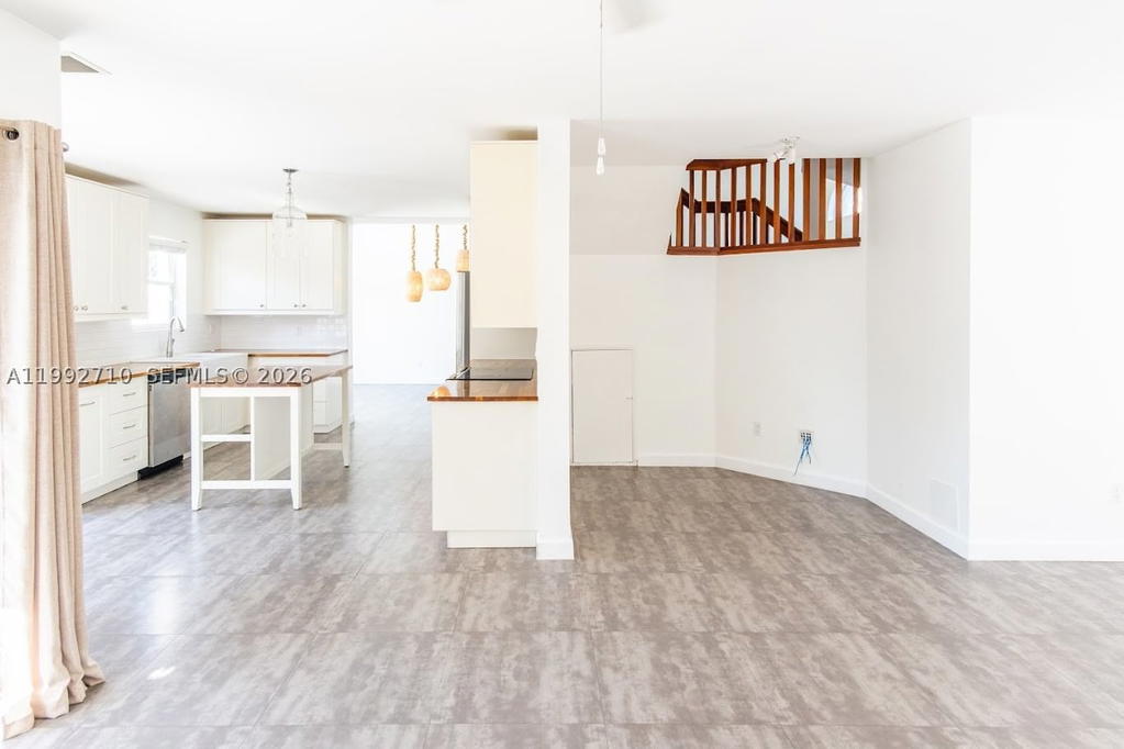 Real estate property located at 15511 59th St, Miami-dade, Westwind Lakes Sec 6, Miami, FL