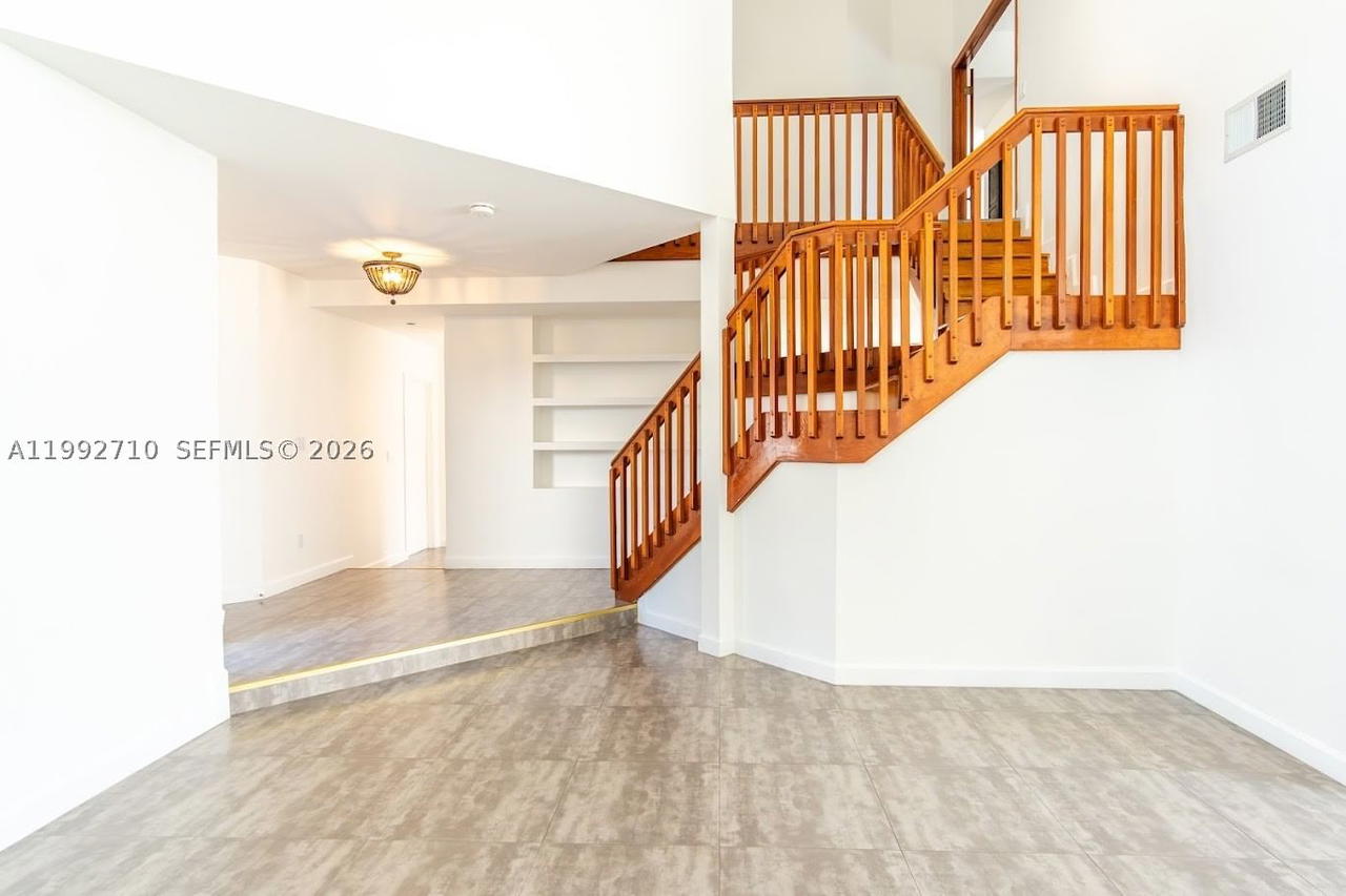 Real estate property located at 15511 59th St, Miami-dade, Westwind Lakes Sec 6, Miami, FL