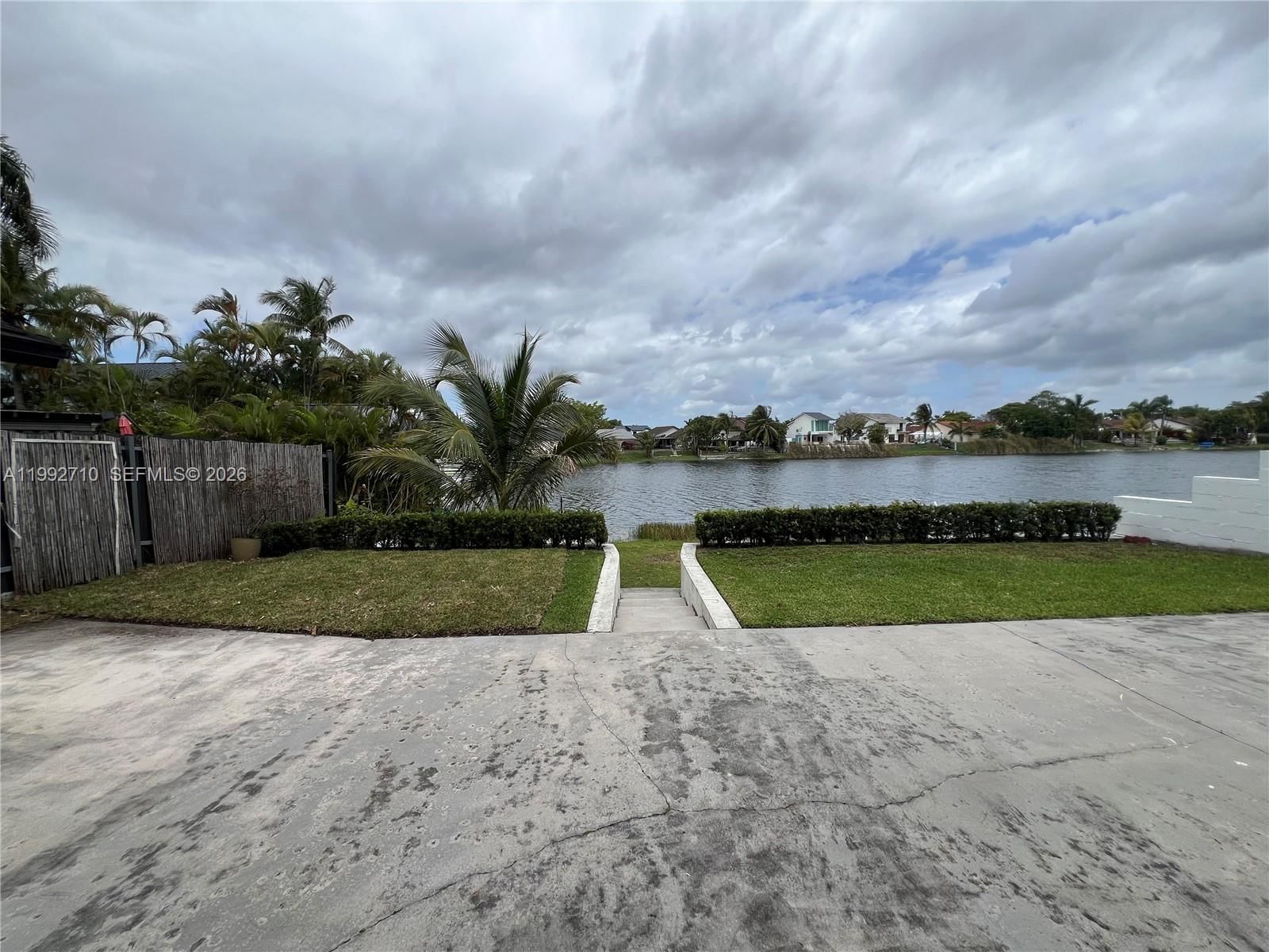 Real estate property located at 15511 59th St, Miami-dade, Westwind Lakes Sec 6, Miami, FL