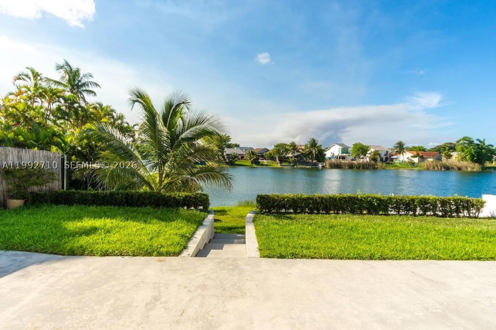 Real estate property located at 15511 59th St, Miami-dade, Westwind Lakes Sec 6, Miami, FL