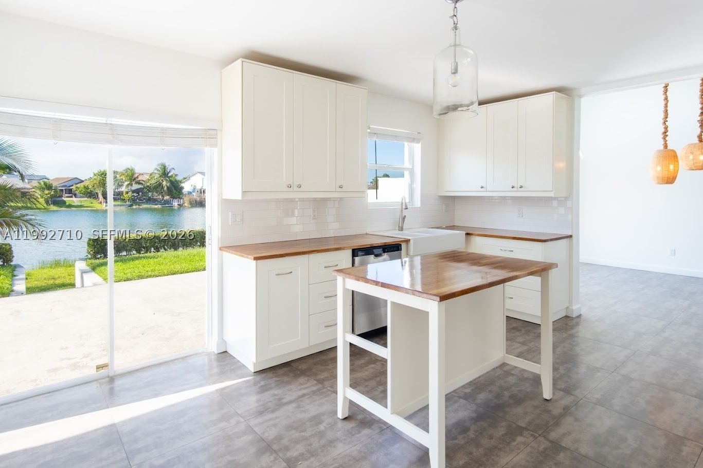 Real estate property located at 15511 59th St, Miami-dade, Westwind Lakes Sec 6, Miami, FL