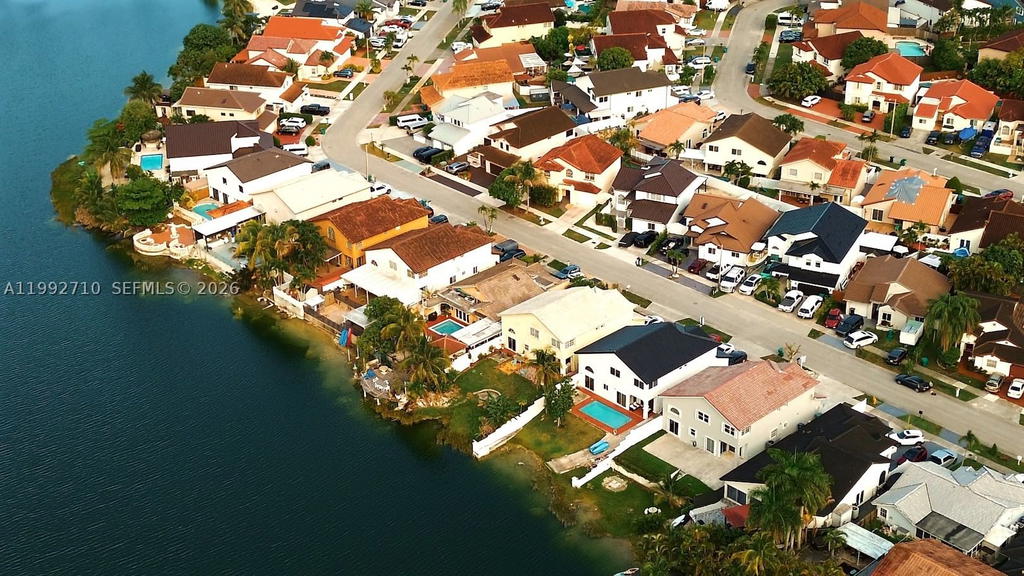 Real estate property located at 15511 59th St, Miami-dade, Westwind Lakes Sec 6, Miami, FL