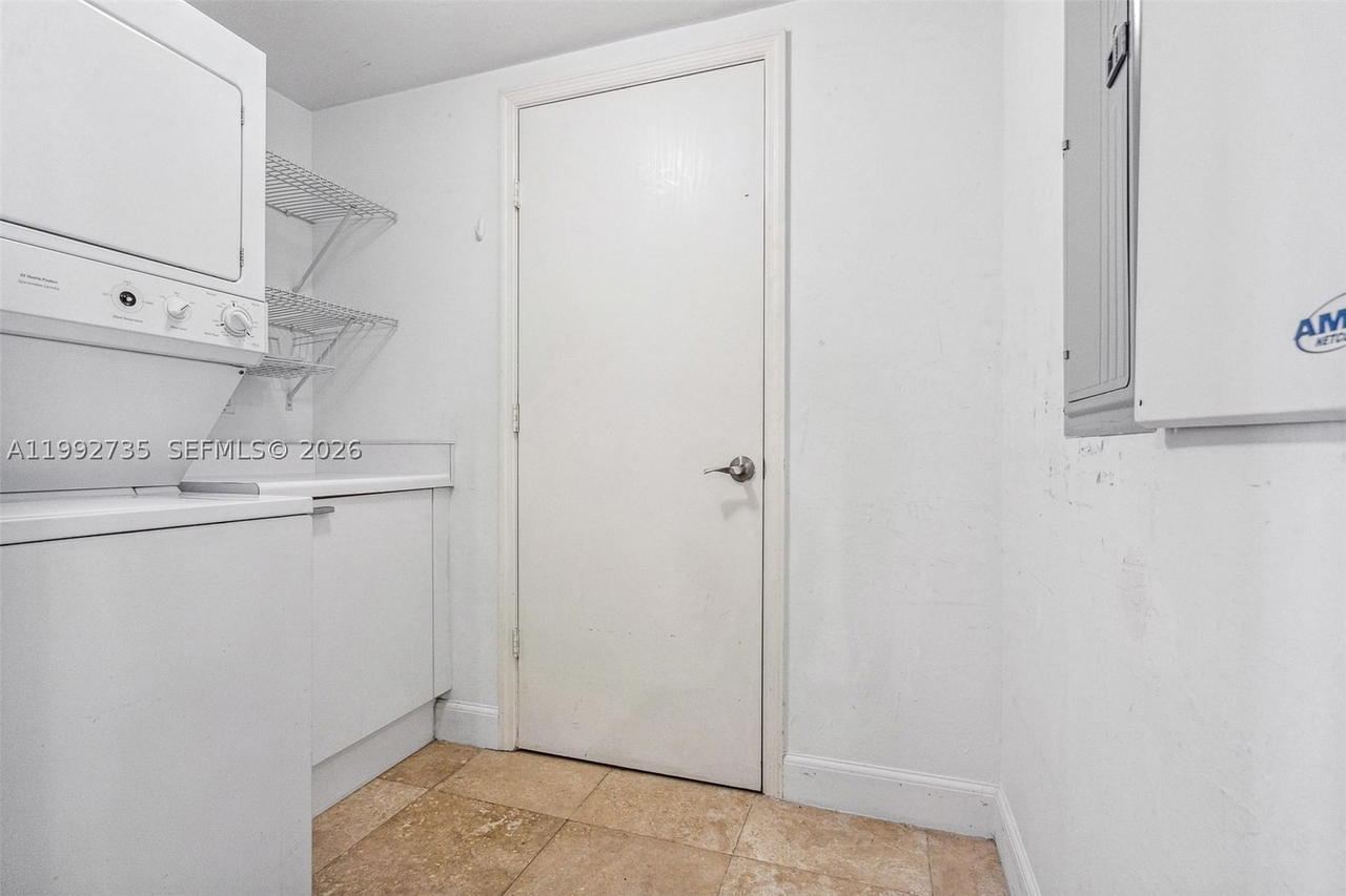 Real estate property located at 14951 Royal Oaks Ln #1706, Miami-dade, The Oaks I Condo, North Miami, FL