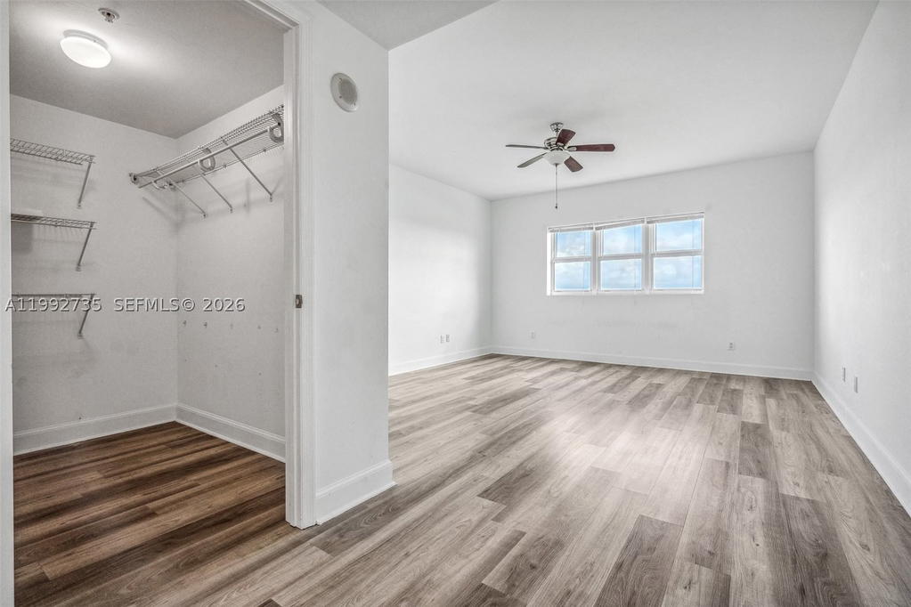 Real estate property located at 14951 Royal Oaks Ln #1706, Miami-dade, The Oaks I Condo, North Miami, FL