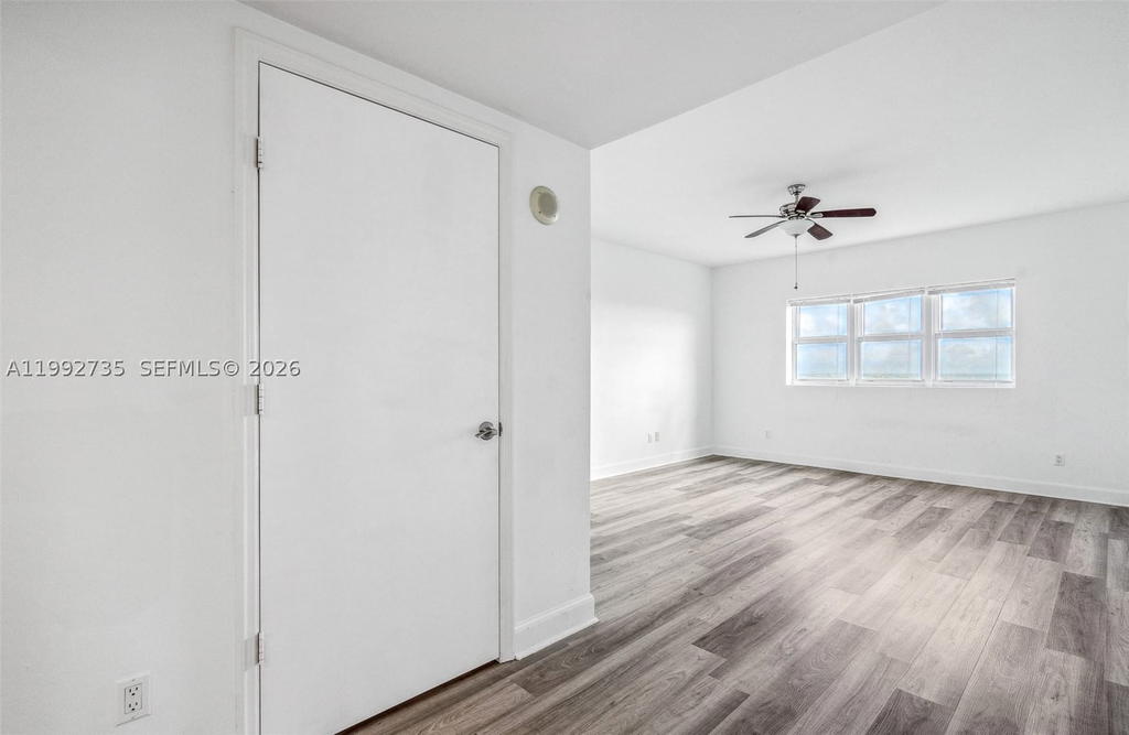 Real estate property located at 14951 Royal Oaks Ln #1706, Miami-dade, The Oaks I Condo, North Miami, FL