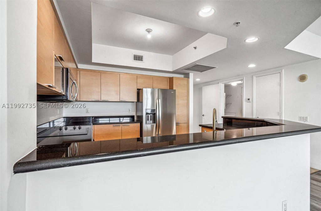 Real estate property located at 14951 Royal Oaks Ln #1706, Miami-dade, The Oaks I Condo, North Miami, FL
