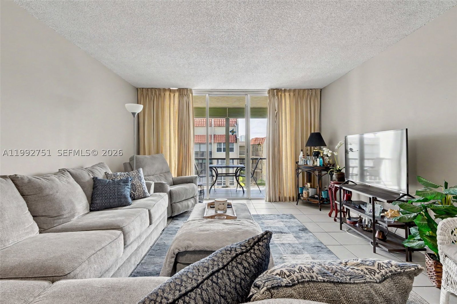 Real estate property located at 777 Federal Hwy #308E, Broward, Island Club One Condo, Pompano Beach, FL