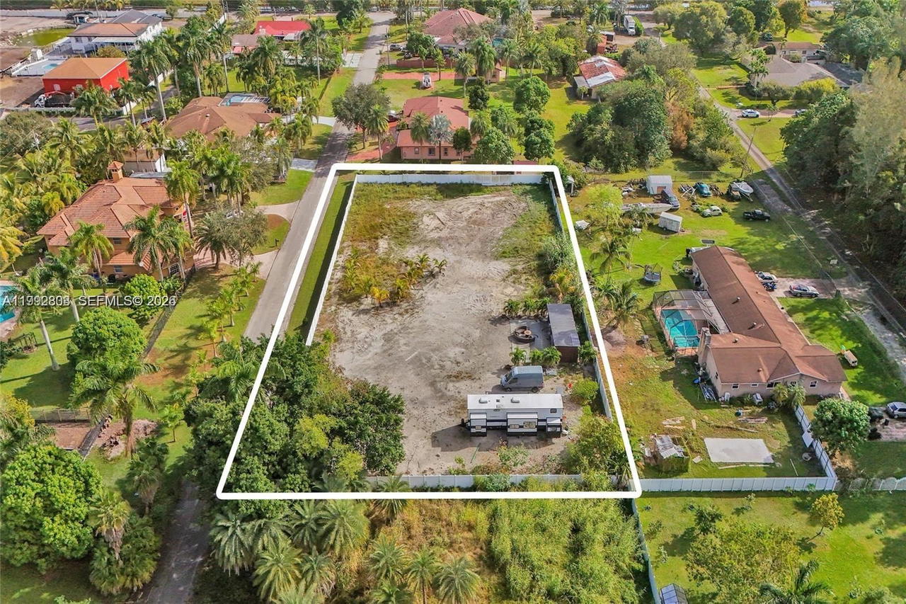 Real estate property located at 19730 14th St, Broward, Fla Fruit Lands Co Sub No, Pembroke Pines, FL