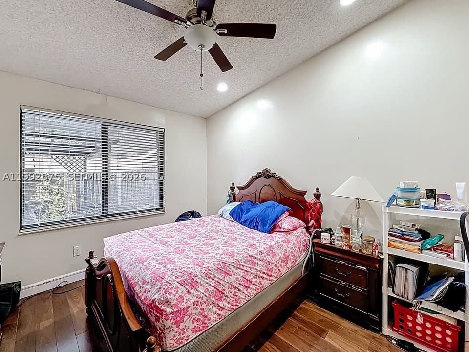 Real estate property located at 6722 192nd Ln, Miami-dade, Country Lake Manors Townh, Hialeah, FL