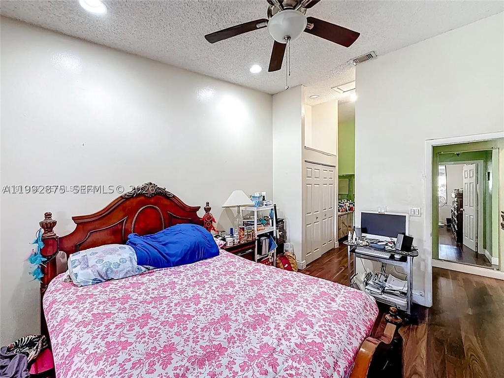 Real estate property located at 6722 192nd Ln, Miami-dade, Country Lake Manors Townh, Hialeah, FL