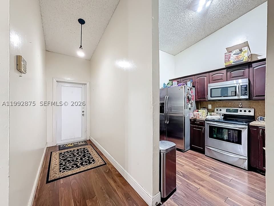 Real estate property located at 6722 192nd Ln, Miami-dade, Country Lake Manors Townh, Hialeah, FL