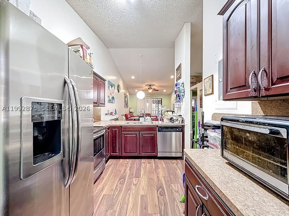 Real estate property located at 6722 192nd Ln, Miami-dade, Country Lake Manors Townh, Hialeah, FL
