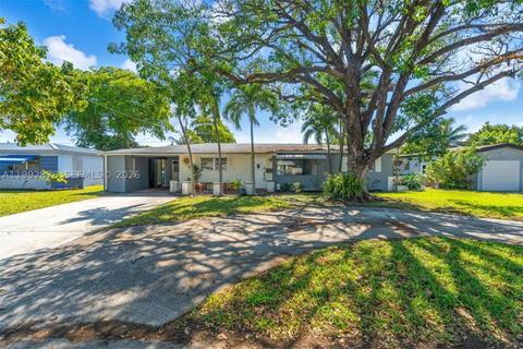 Real estate property located at 2221 Alcazar Dr, Broward, Miramar Sec 5, Miramar, FL