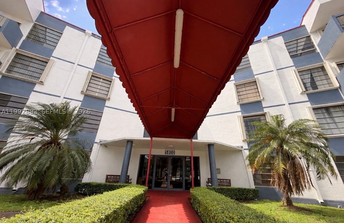 Real estate property located at 5800 127 Ave #2120, Miami-dade, Miller Gardens Condo, Miami, FL