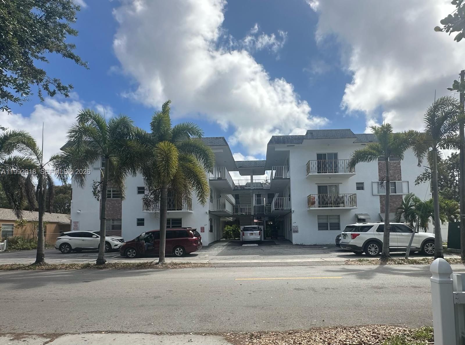 Real estate property located at 2238 Monroe St #111, Broward, Monroe Of Hollywoo, Hollywood, FL