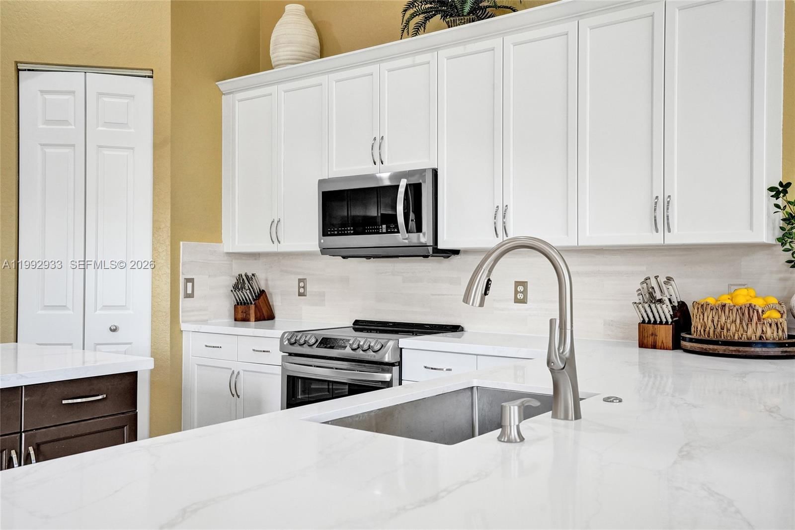 Real estate property located at 14957 34th St, Broward, Riverstone, Davie, FL