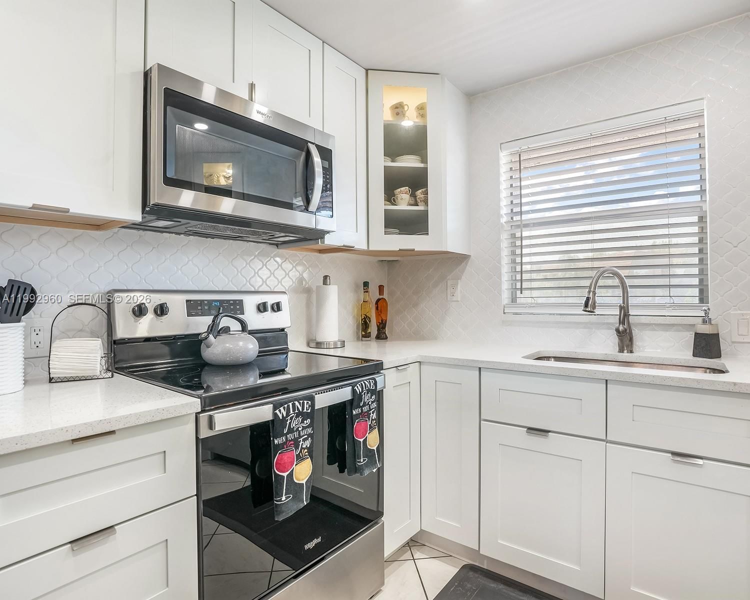 Real estate property located at 9580 Sunrise Lakes Blvd #205, Broward, Sunrise Lakes 145 Condo, Sunrise, FL