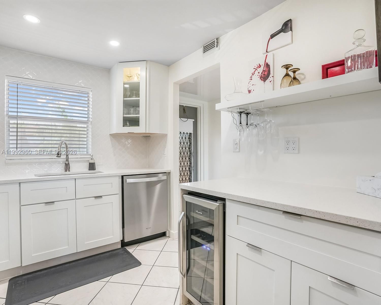 Real estate property located at 9580 Sunrise Lakes Blvd #205, Broward, Sunrise Lakes 145 Condo, Sunrise, FL