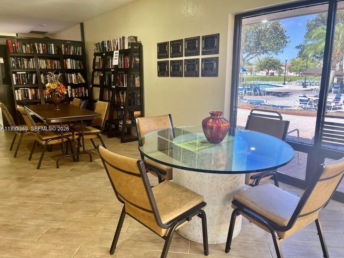 Real estate property located at 9580 Sunrise Lakes Blvd #205, Broward, Sunrise Lakes 145 Condo, Sunrise, FL