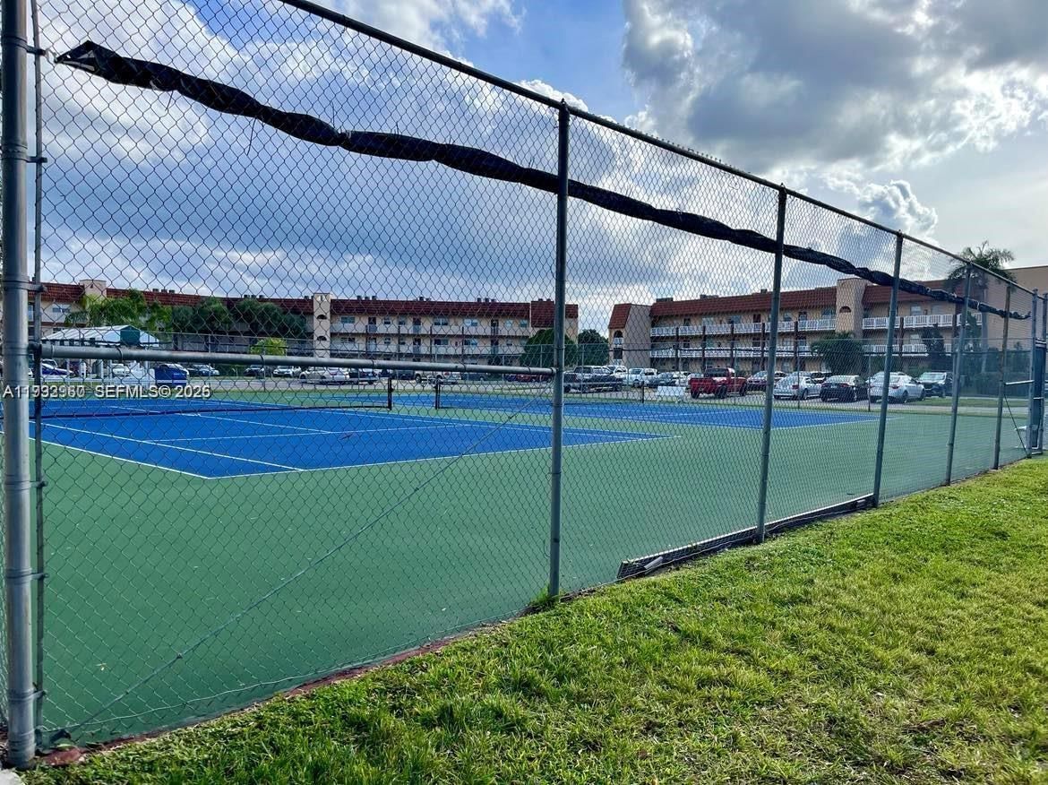 Real estate property located at 9580 Sunrise Lakes Blvd #205, Broward, Sunrise Lakes 145 Condo, Sunrise, FL