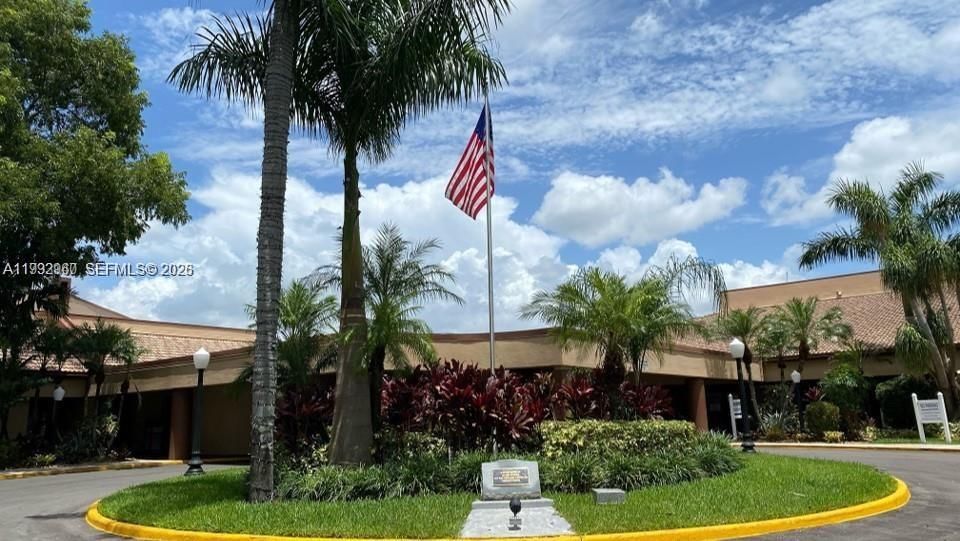 Real estate property located at 9580 Sunrise Lakes Blvd #205, Broward, Sunrise Lakes 145 Condo, Sunrise, FL