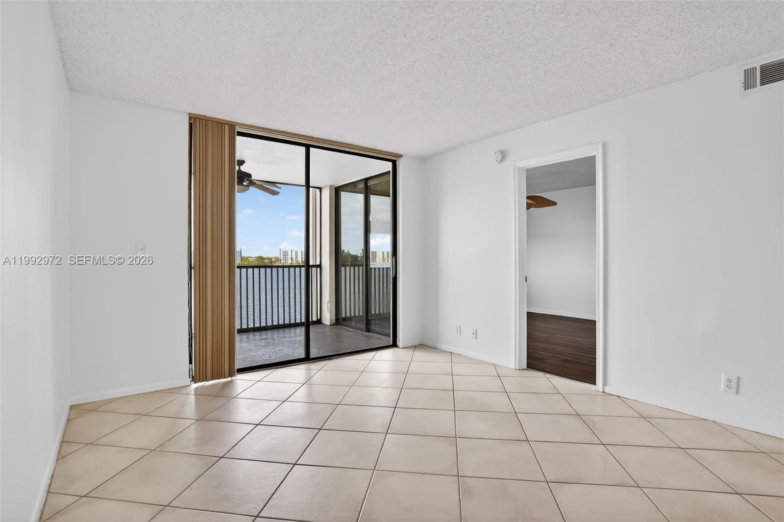 Real estate property located at 117 Lake Emerald Dr #409, Broward, Lake Emerald Condominium, Oakland Park, FL