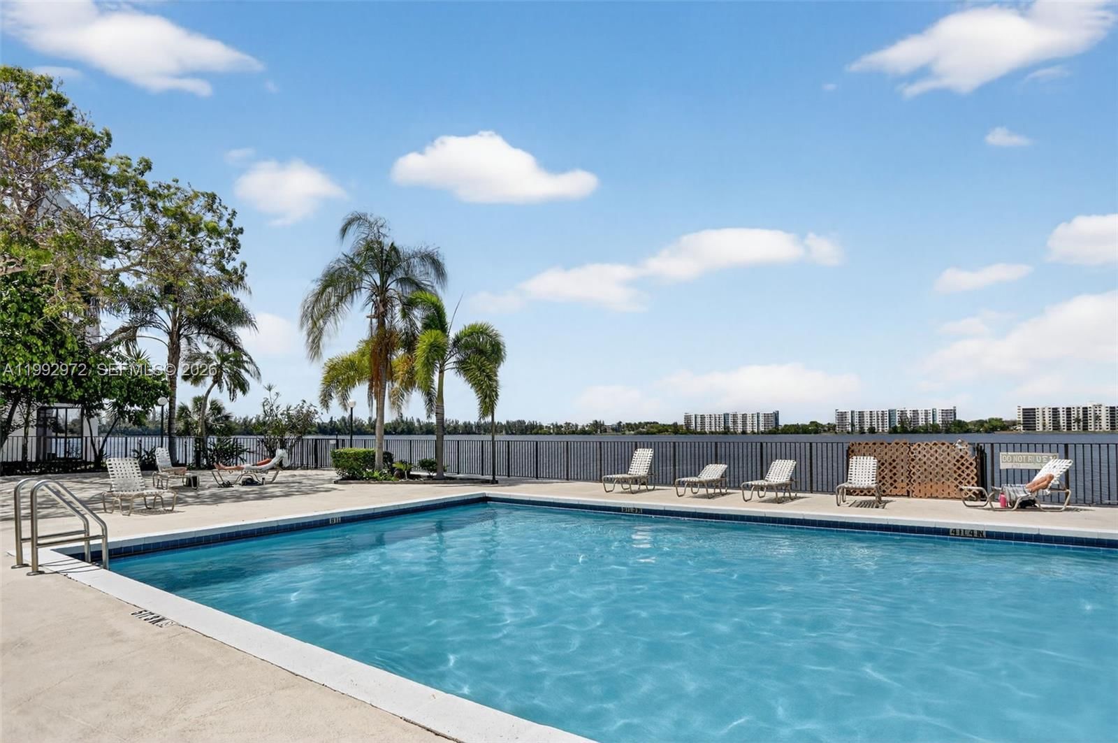 Real estate property located at 117 Lake Emerald Dr #409, Broward, Lake Emerald Condominium, Oakland Park, FL