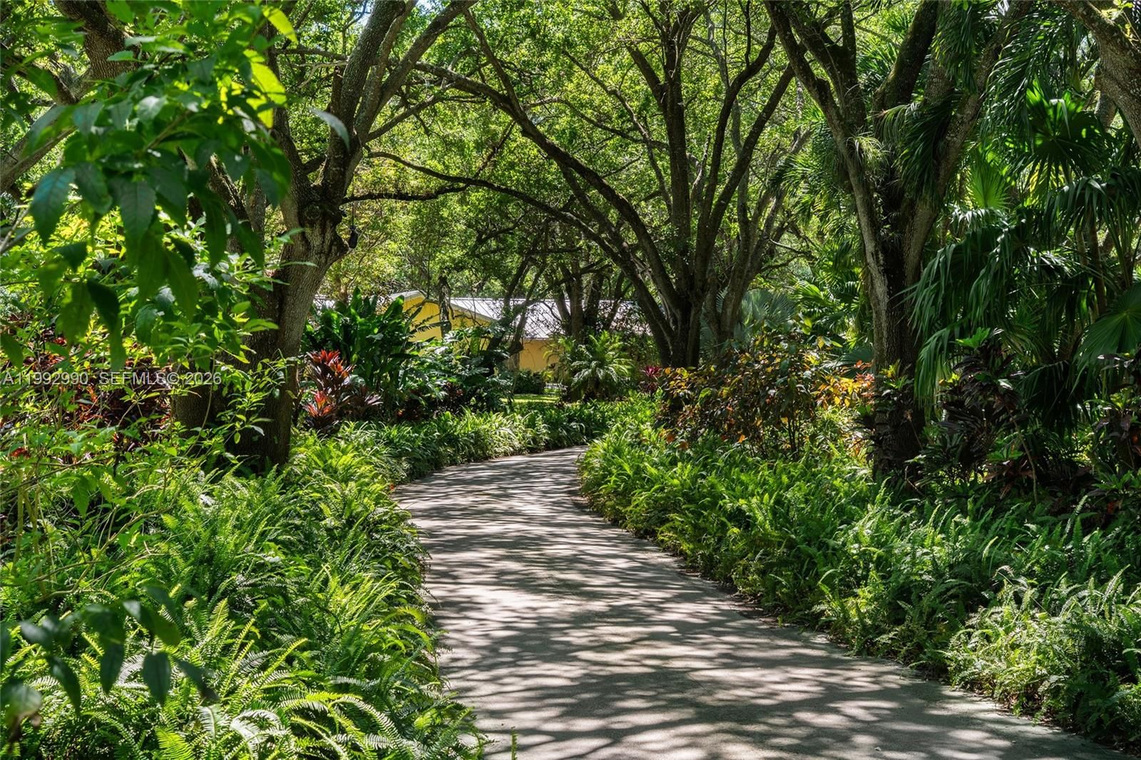 Real estate property located at 15000 200th St, Miami-dade, Breezy Oaks, Miami, FL