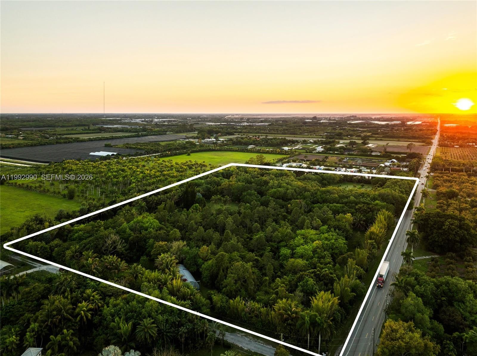 Real estate property located at 15000 200th St, Miami-dade, Breezy Oaks, Miami, FL