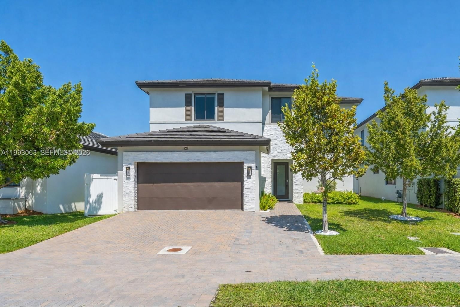 Real estate property located at 8019 46th Ter, Miami-dade, Canarias East, Doral, FL