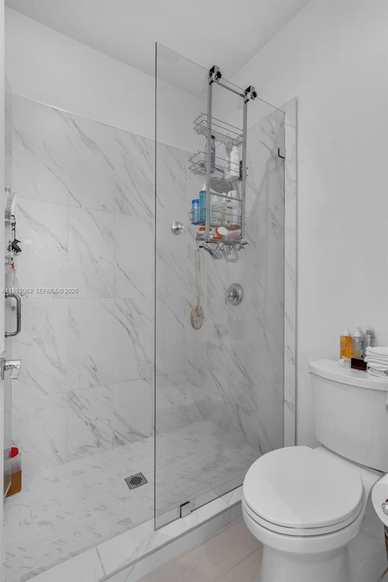 Real estate property located at 8019 46th Ter, Miami-dade, Canarias East, Doral, FL