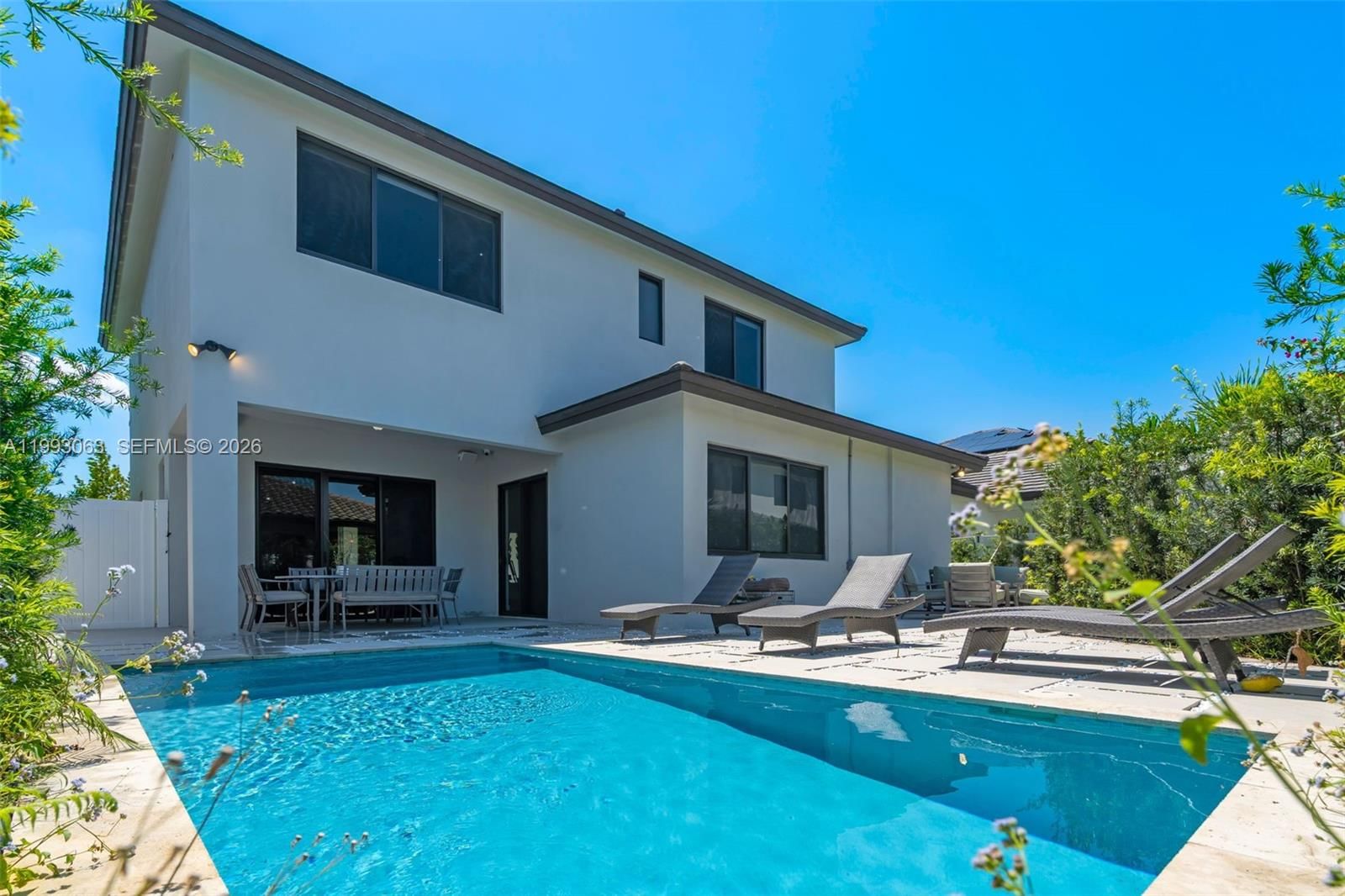 Real estate property located at 8019 46th Ter, Miami-dade, Canarias East, Doral, FL