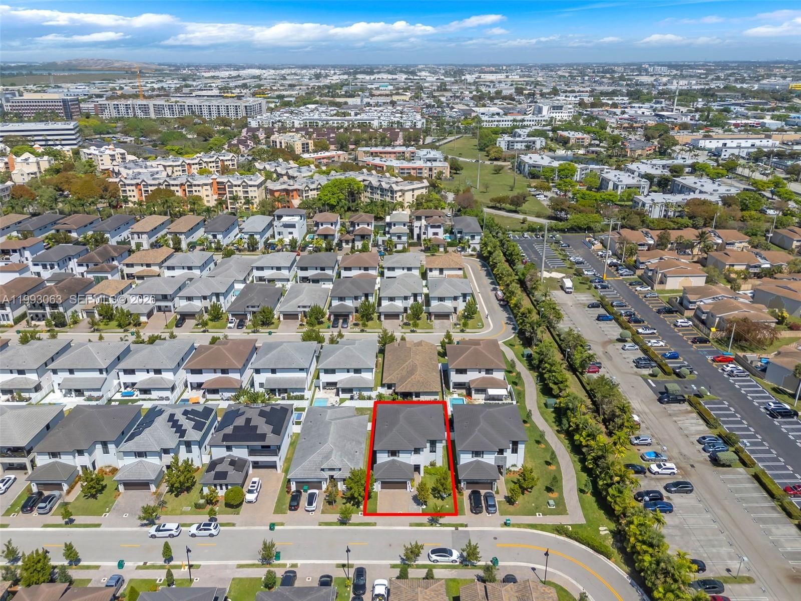 Real estate property located at 8019 46th Ter, Miami-dade, Canarias East, Doral, FL