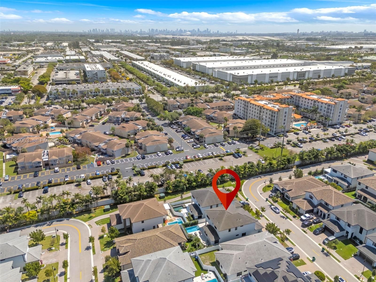 Real estate property located at 8019 46th Ter, Miami-dade, Canarias East, Doral, FL