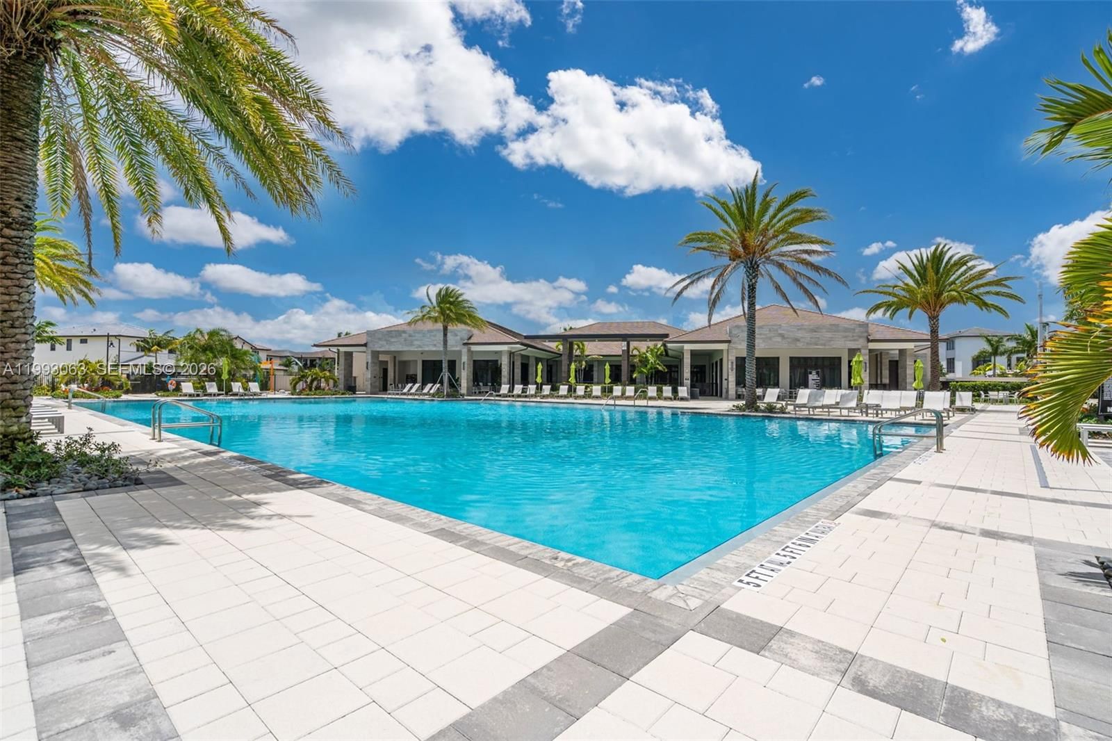 Real estate property located at 8019 46th Ter, Miami-dade, Canarias East, Doral, FL