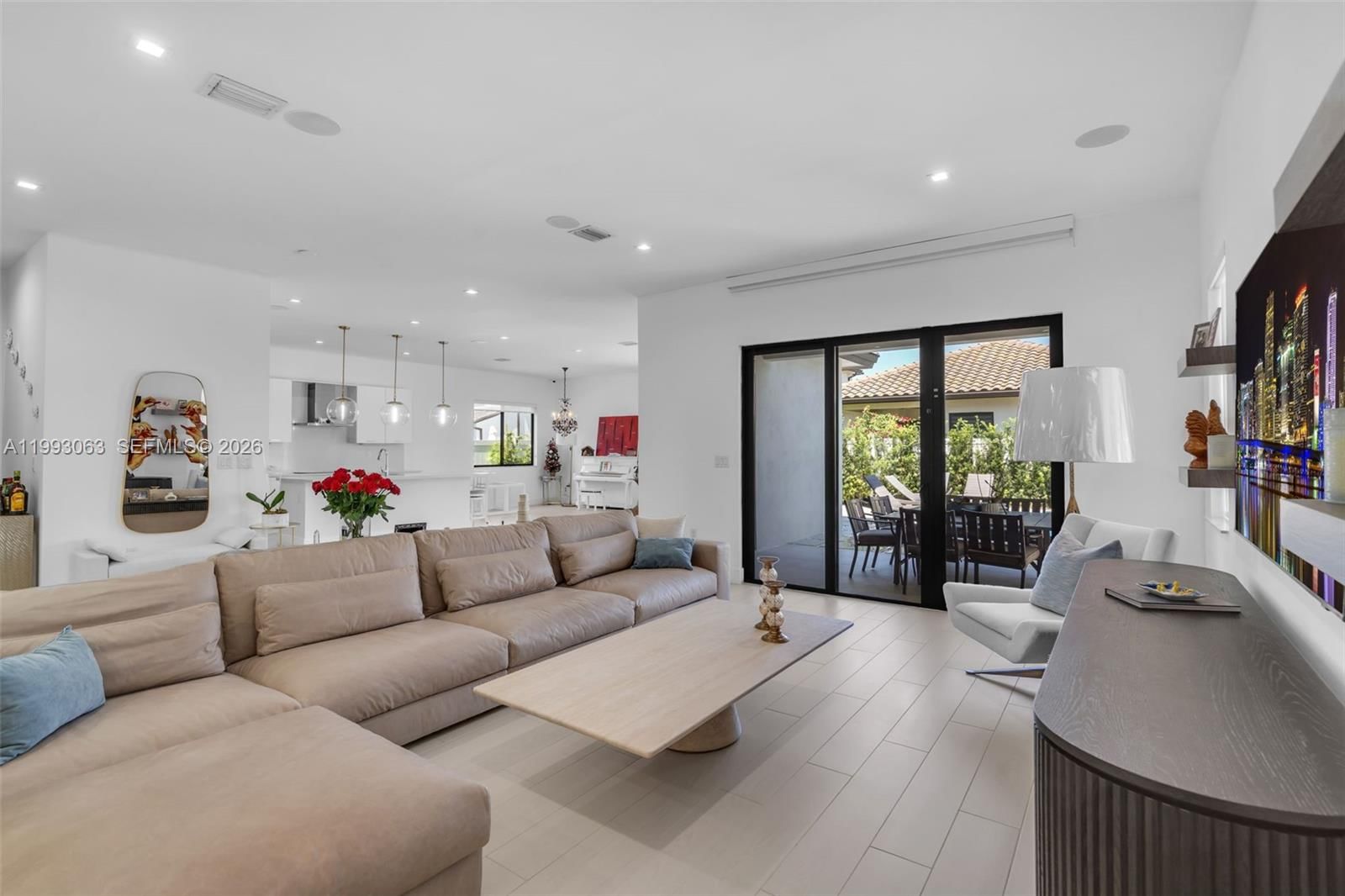 Real estate property located at 8019 46th Ter, Miami-dade, Canarias East, Doral, FL
