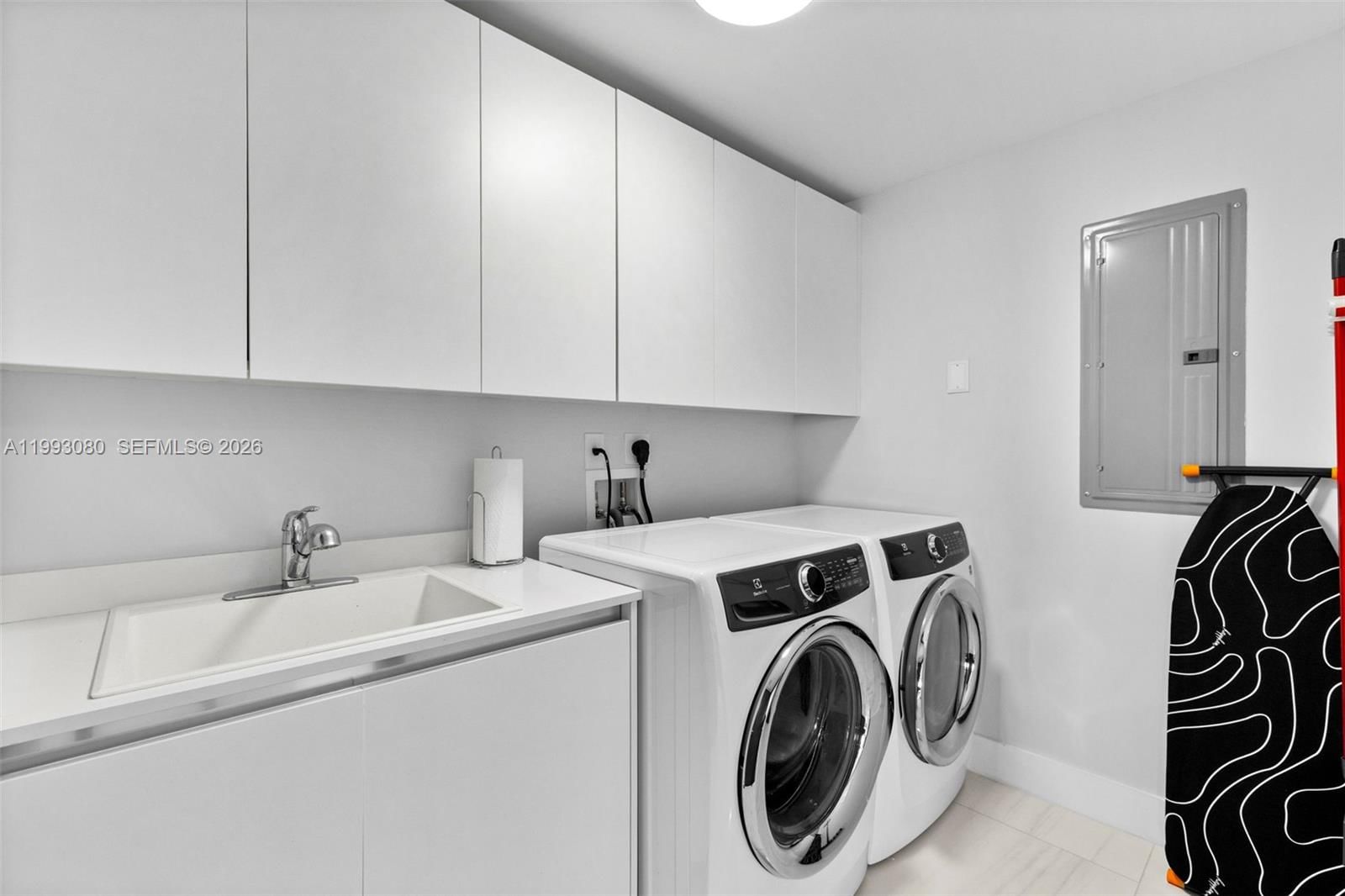 Real estate property located at 1180 Federal Hwy #1102, Broward, Riva Condominium, Fort Lauderdale, FL