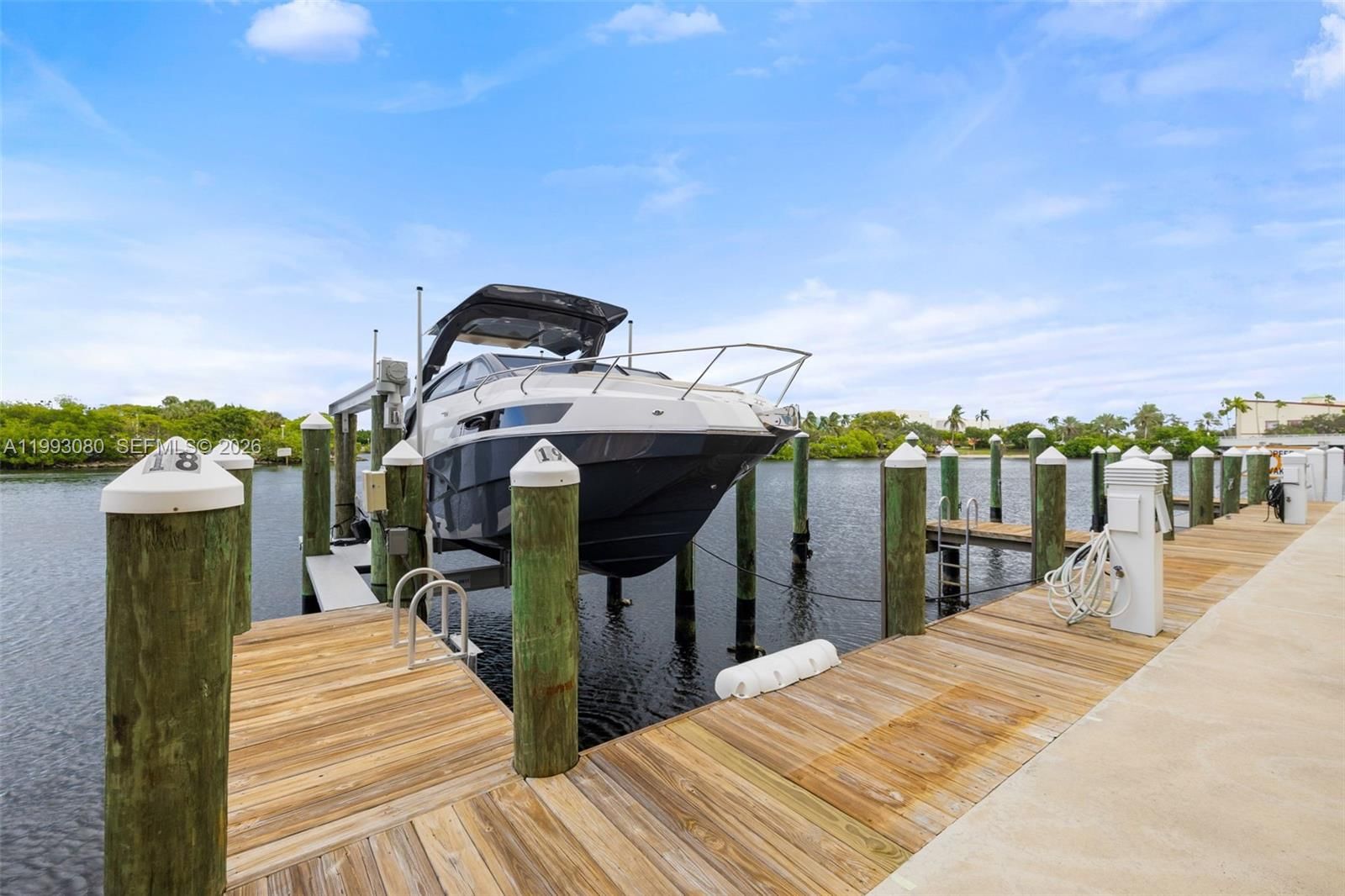 Real estate property located at 1180 Federal Hwy #1102, Broward, Riva Condominium, Fort Lauderdale, FL