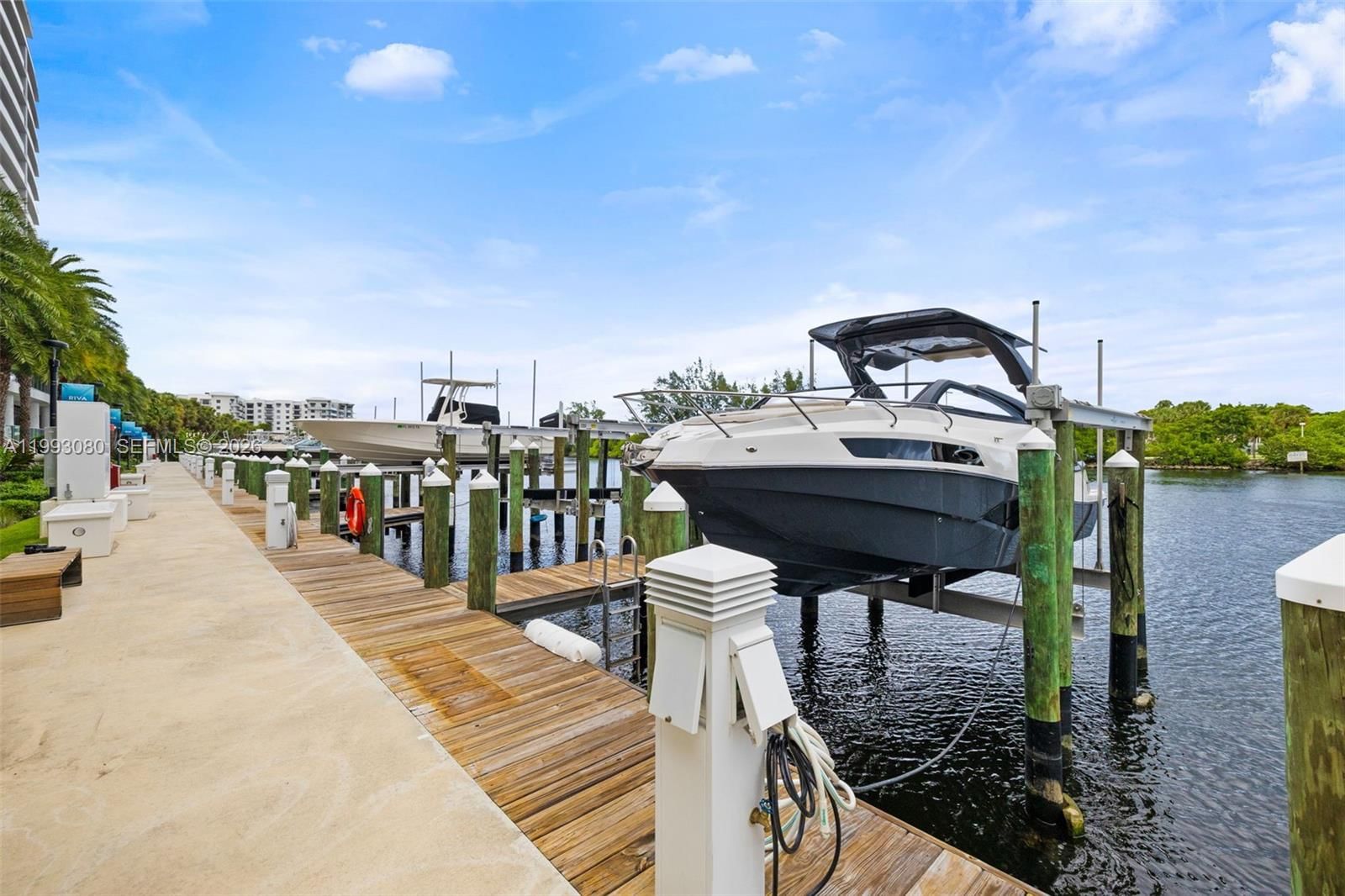 Real estate property located at 1180 Federal Hwy #1102, Broward, Riva Condominium, Fort Lauderdale, FL