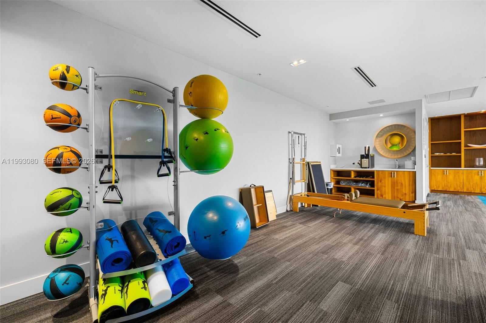 Real estate property located at 1180 Federal Hwy #1102, Broward, Riva Condominium, Fort Lauderdale, FL