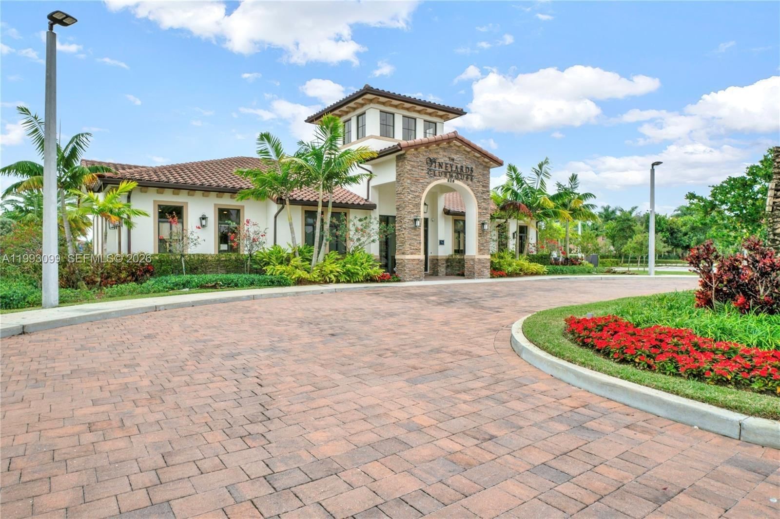 Real estate property located at 627 34th Ave, Miami-dade, Baywinds Of Flores, Homestead, FL