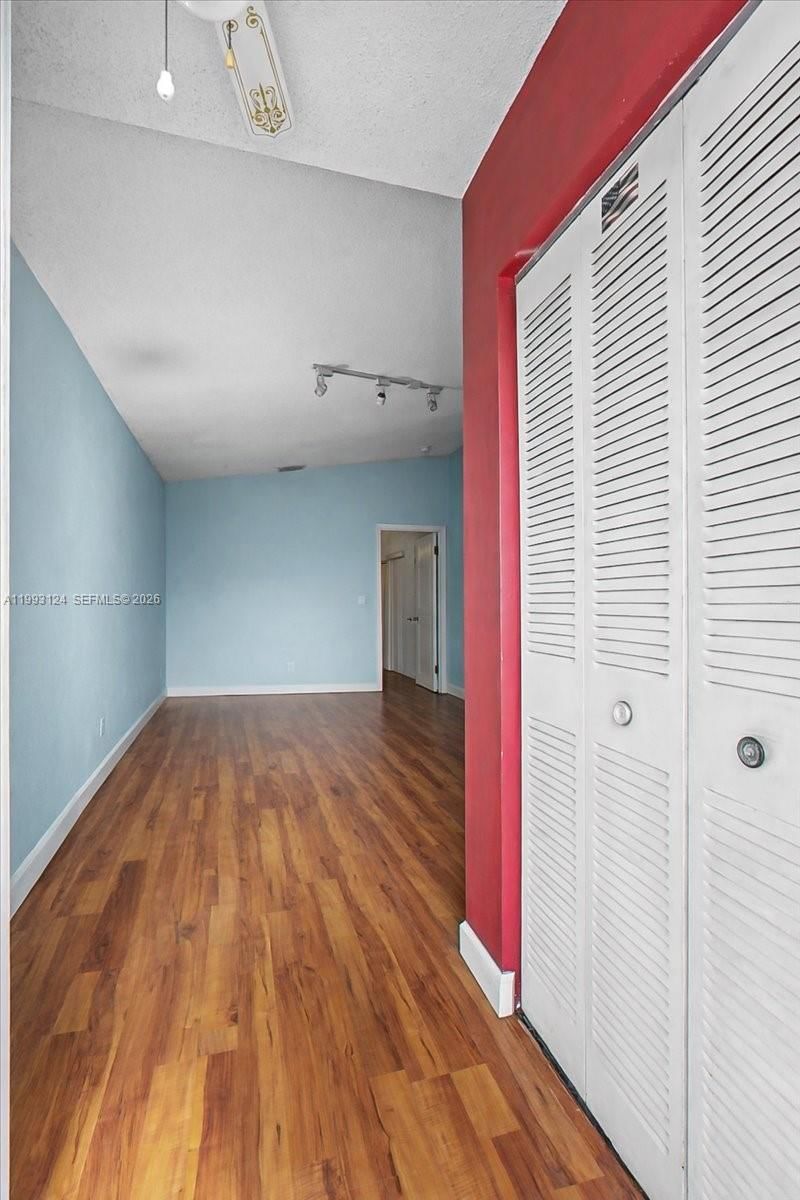 Real estate property located at 19301 123rd Ave, Miami-dade, Estancia Sec 2, Miami, FL