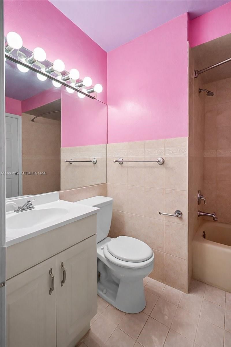 Real estate property located at 19301 123rd Ave, Miami-dade, Estancia Sec 2, Miami, FL