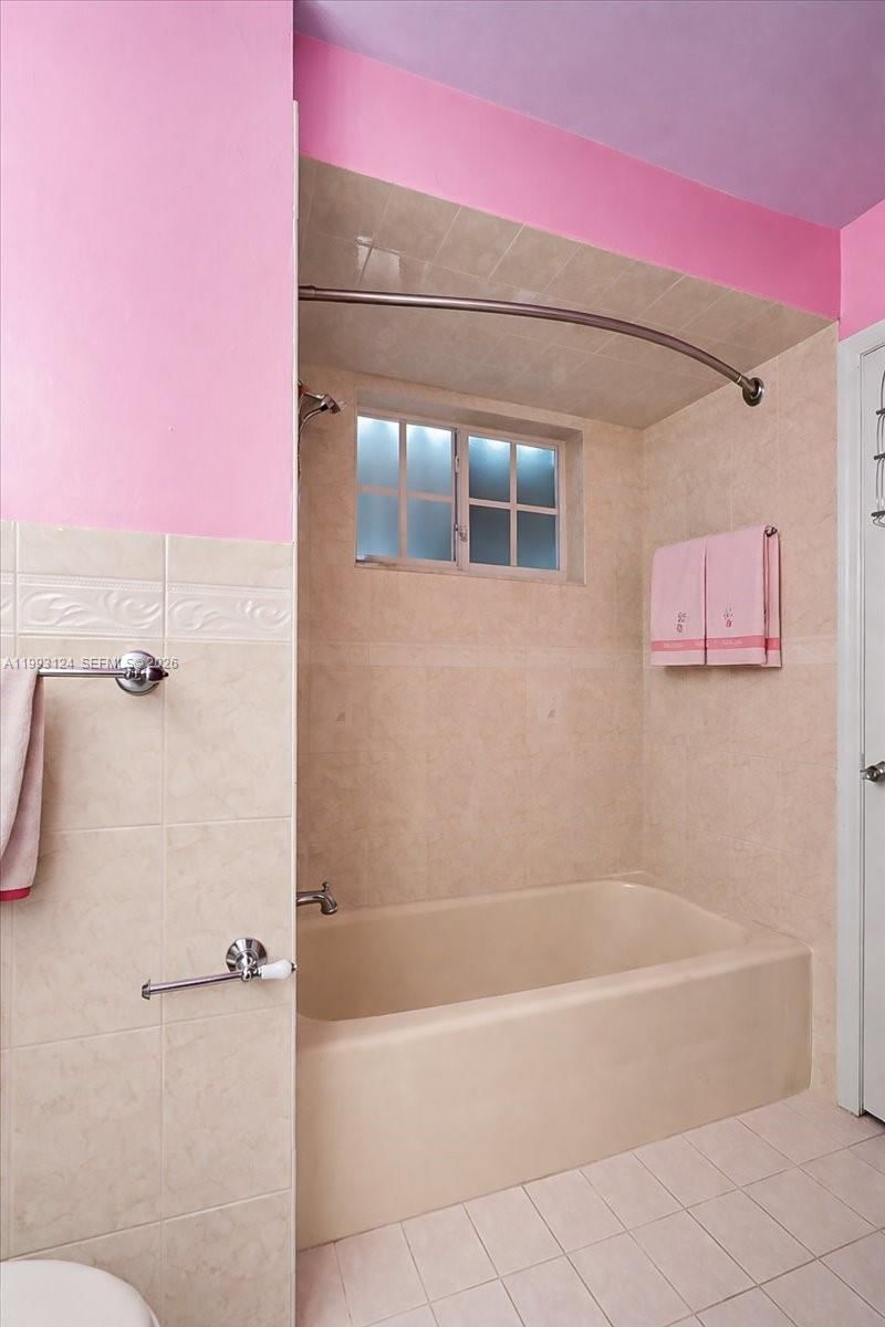 Real estate property located at 19301 123rd Ave, Miami-dade, Estancia Sec 2, Miami, FL