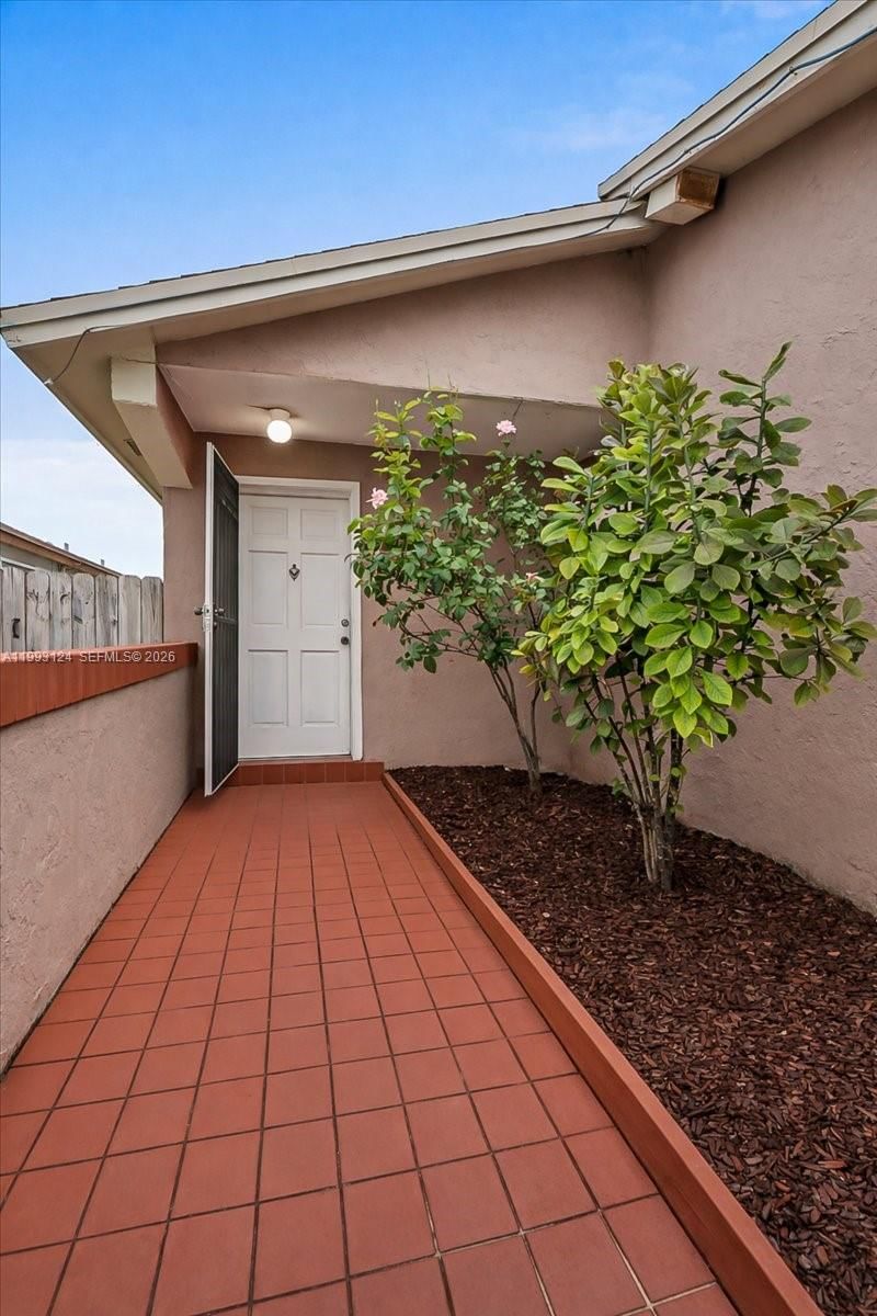 Real estate property located at 19301 123rd Ave, Miami-dade, Estancia Sec 2, Miami, FL