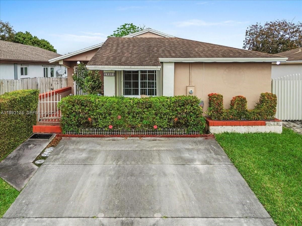 Real estate property located at 19301 123rd Ave, Miami-dade, Estancia Sec 2, Miami, FL