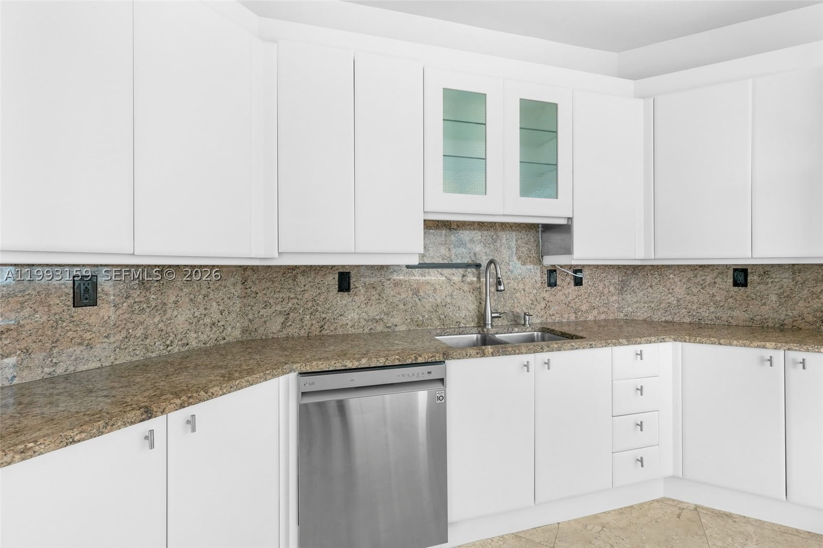 Real estate property located at 300 Pointe Drive #801, Miami-dade, Portofino Tower Condo, Miami Beach, FL