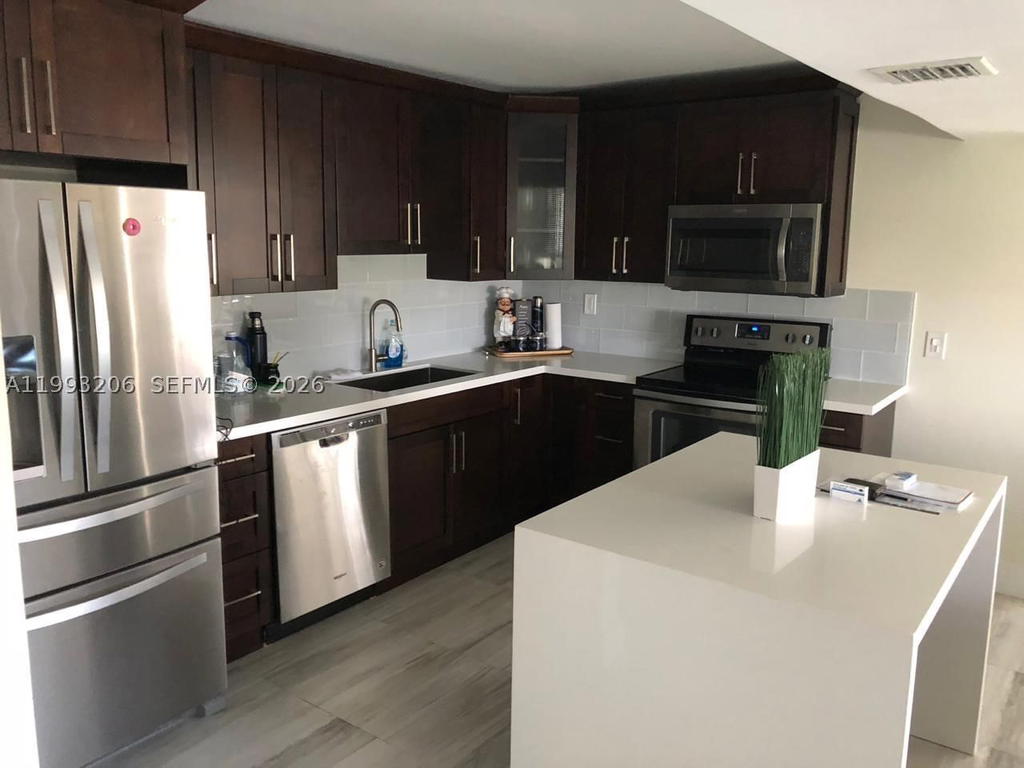 Real estate property located at 7135 Collins Ave #525, Miami-dade, Burleigh House Condo, Miami Beach, FL