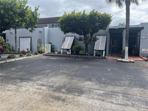 Real estate property located at 6386 Milk Wagon Ln, Miami-dade, Miami Lakes Windmill Gate, Miami Lakes, FL