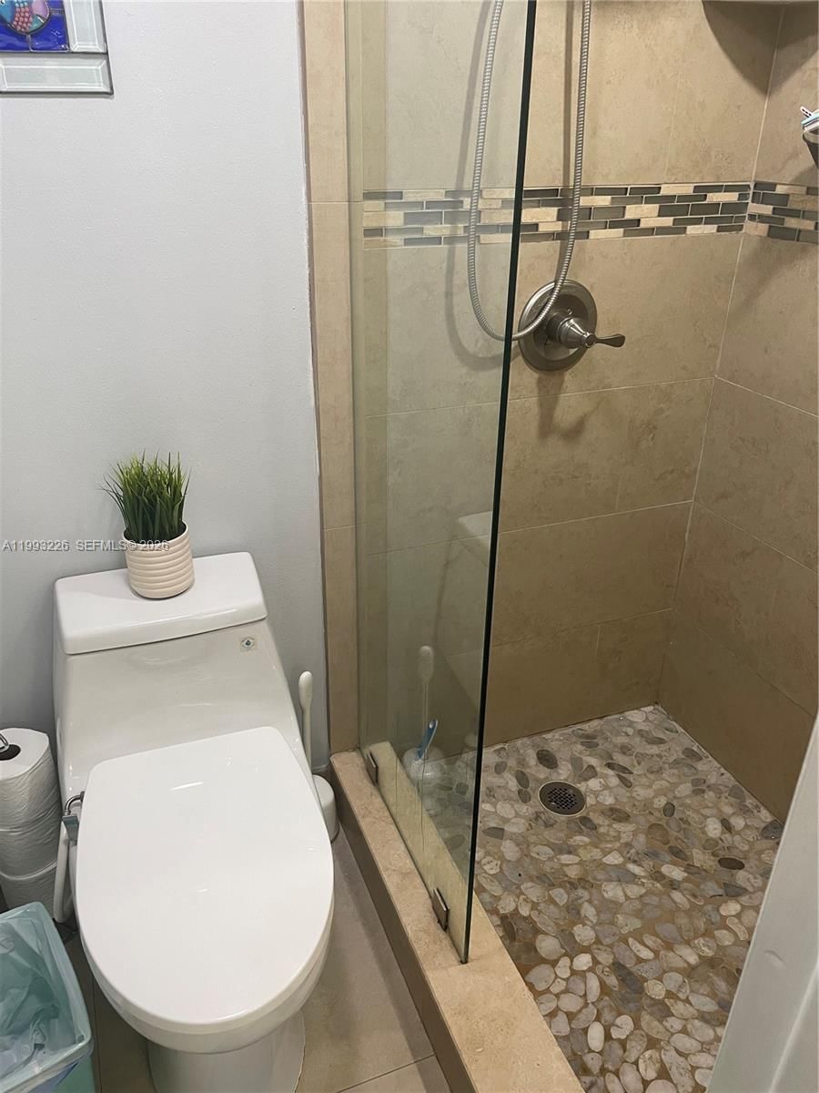 Real estate property located at 6386 Milk Wagon Ln, Miami-dade, Miami Lakes Windmill Gate, Miami Lakes, FL